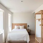 Pardal 1B - Luxury Studio In Alcantara With Parking Nearby