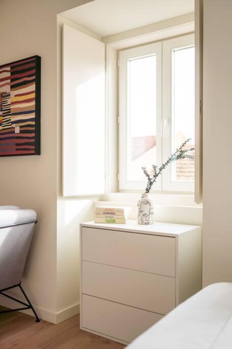 Pardal 1b - Luxury Studio In Alcantara With Parking Nearby *